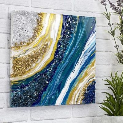 Image of pouring fluid art
